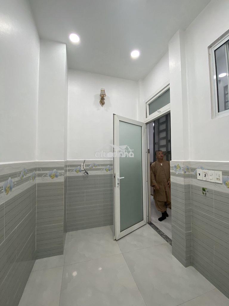 Cho thuê nguyên tầng trệt rộng rãi - Ảnh 2