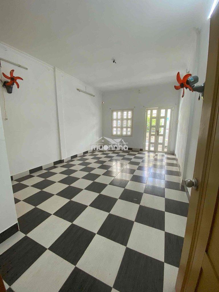 Cho thuê nhà nguyên căn đường số 3 lữ gia. dt: 4 x 20m, 2 tầng hẻm 8m. - 4
