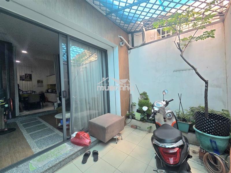 Nhà mình dư 1 sàn lầu 1(2 phòng ) mình chủ cần cho thuê giờ giấc tự do