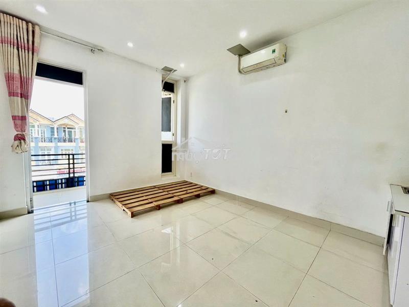 Phòng trọ giá rẻ gần phú mỹ hưng q7 chỉ 5 tr/tháng có ban công riêng