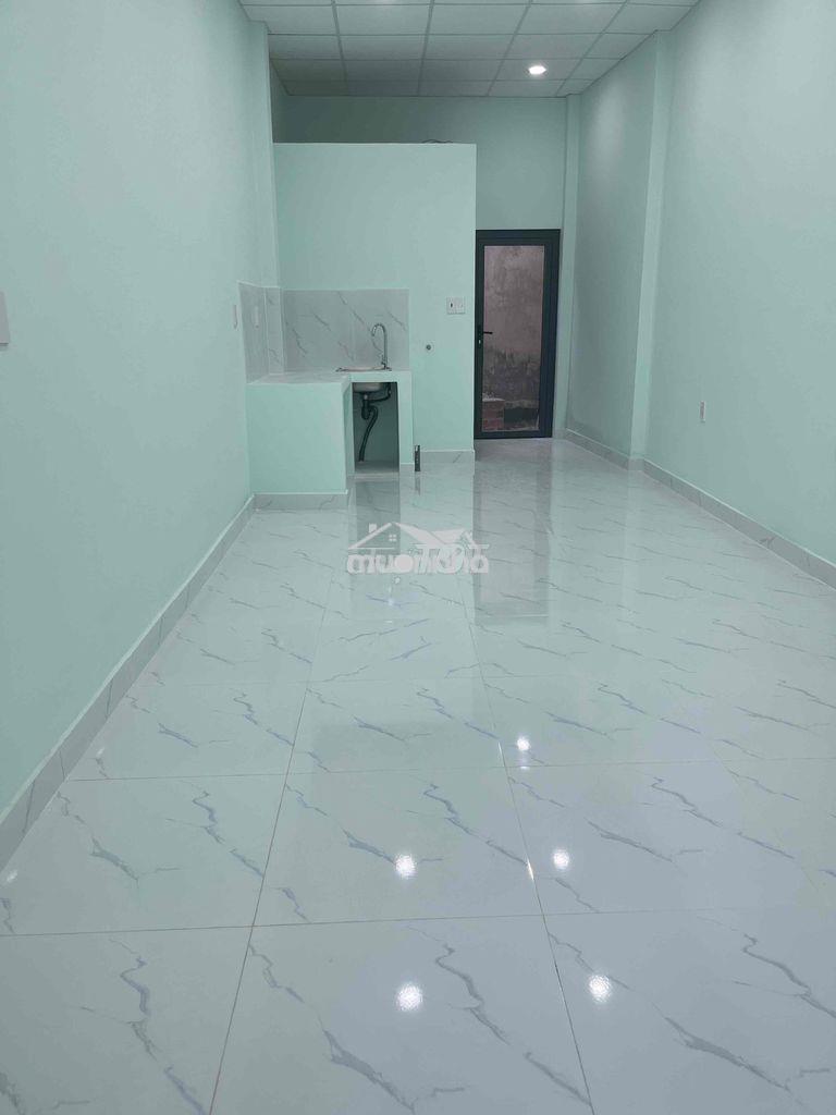 Cho thuê nhà mới xây hồ văn tư