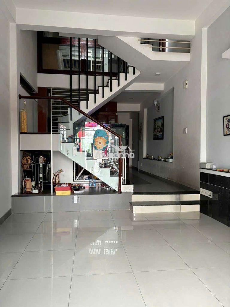 Nhà kdc hồng long gần ql13, hiệp bình. 3tầng 3pn 3wc oto đậu trước nhà - Ảnh 2