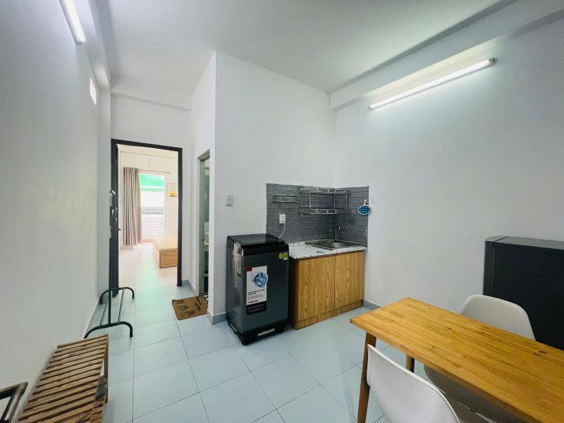 Cho thuê 1pn 1pk ban công rộng 40m2 , có máy giặt riêng , ngay phạm viết chánh, nguyễn văn lạc, huỳnh mẫn đạt, nguyễn ngọc phương - Ảnh 2