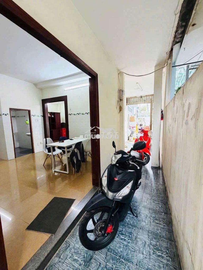 Cho thuê nhà đối diện vincom thủ đức. ngang 10 mét, 1trệt 1lầu 2pn 2wc - Ảnh 2