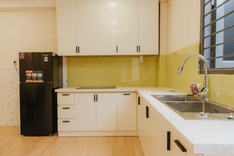 Cho thuê căn hộ rộng rãi có khu bếp lớn và cửa sổ thoáng mát full nội thất đường xô viết nghệ tĩnh quận bình thạnh, sát q1 - Ảnh 4