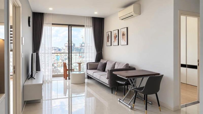 (Chủ bán)sang tên luôn, ở liền 2 tỷ 2pn 50m2. lầu 6 nơ trang long, full nội thất