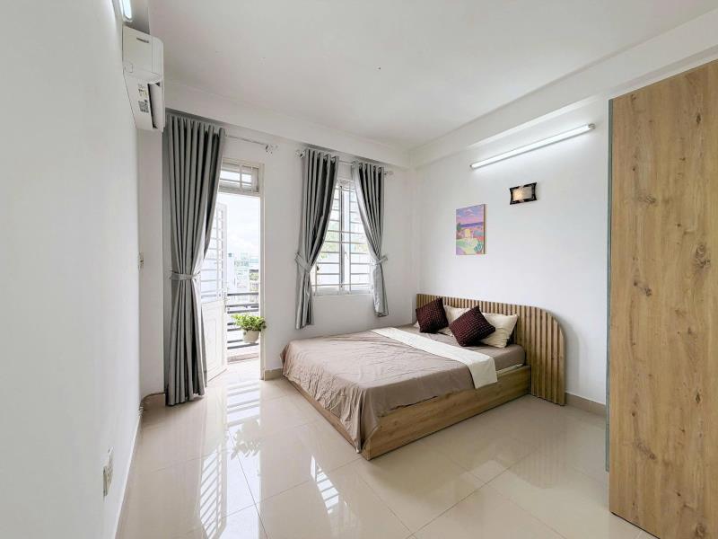 Cực kỳ đáng thuê - phòng ban công tách bếp 35m2 - toà nhà thang máy - gần ngã tư phú nhuận, công nghiệp 4 - Ảnh 3