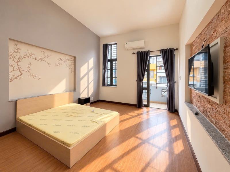 Cho thuê chung cư dạng 1 phòng ngủ siêu rộng tại phú nhuận gần sân bay - quận 1 quận 3 quận 10 tân bình có ban công, giặt riêng, thang thoát hiểm