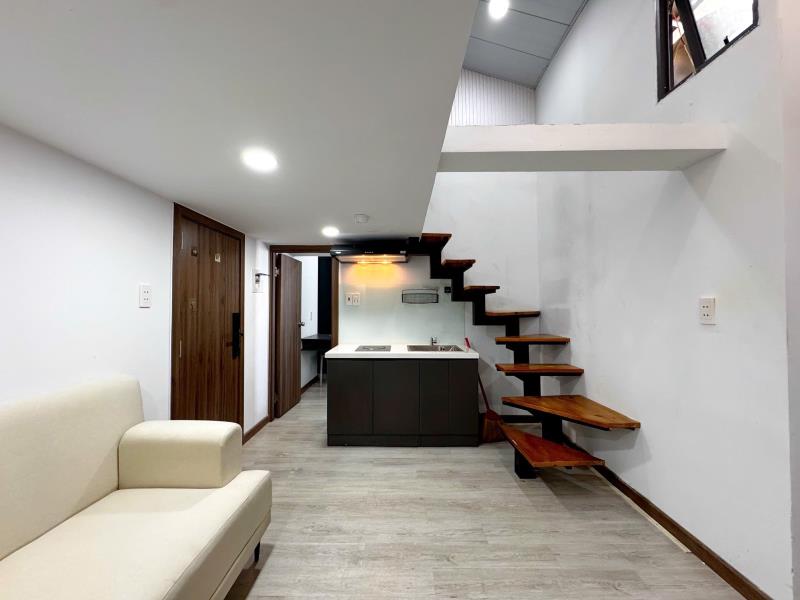 Phòng trọ dạng gác có ban công - gần vhu tiện đi âu cơ , công viên đầm sen, lạc long quân, hòa bình, âu cơ, lũy bán bích