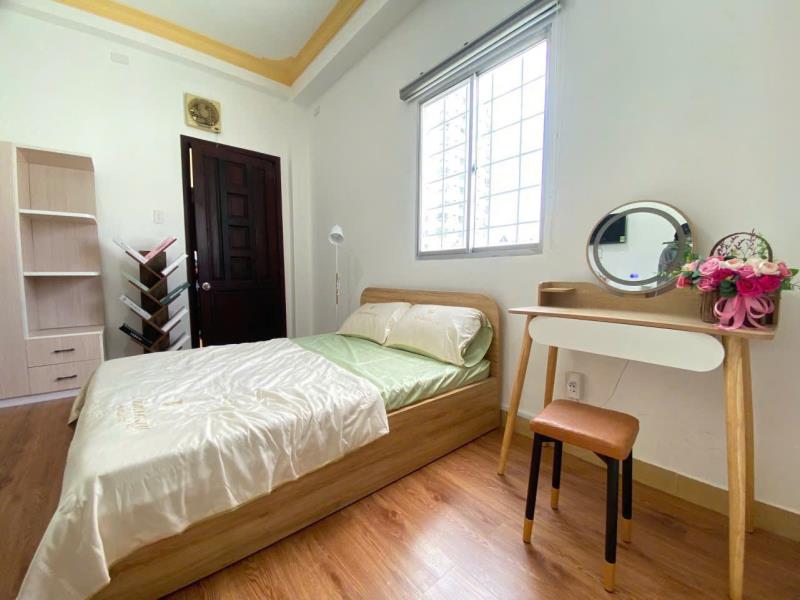 Studio cửa sổ trịnh đình trọng gần vhu- đh hồng bàng-lạc long quân sát đầm sen- vòng xoay lê đại hành
