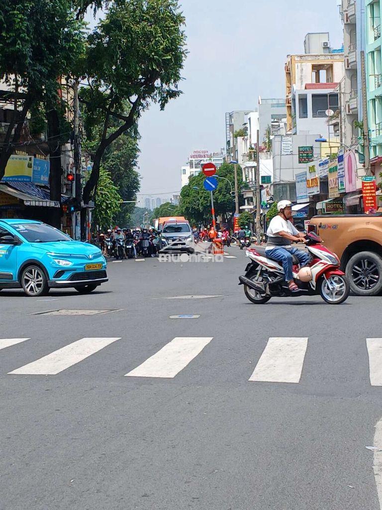 Bán nhà    - hậu giang  - cây gõ  - dt: 82m2  - 4 tầng  - 7 tỷ nhỉnh