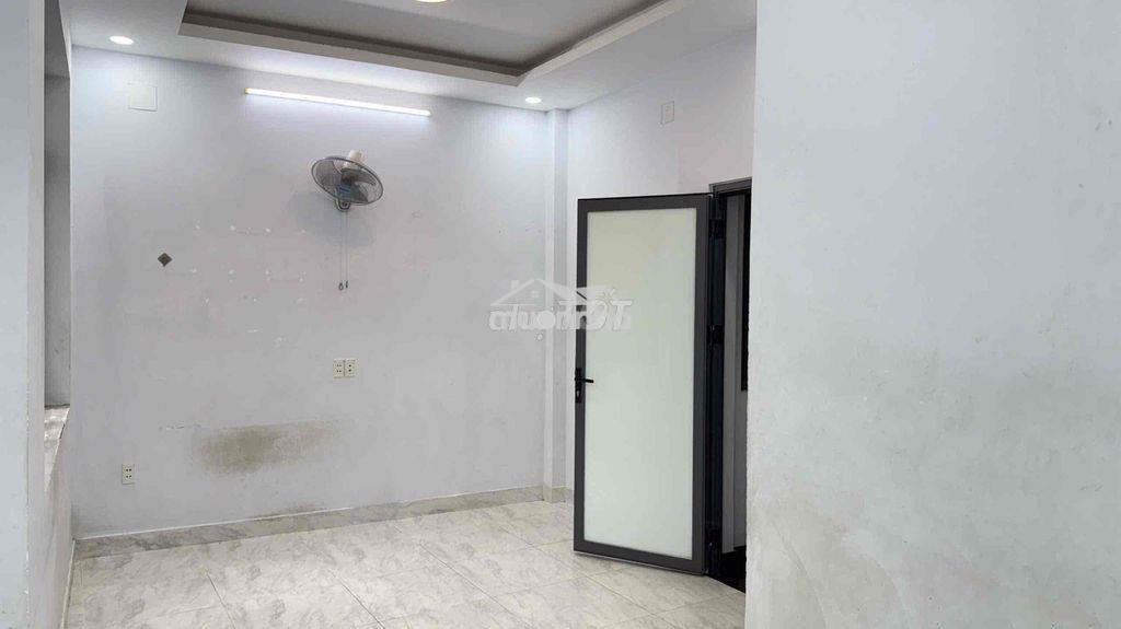 Nhà cho thuê 3 tháng 2 quận 10-40m2-3 tầng-2 pngủ máy lạnh,3wc- 11tr - Ảnh 4