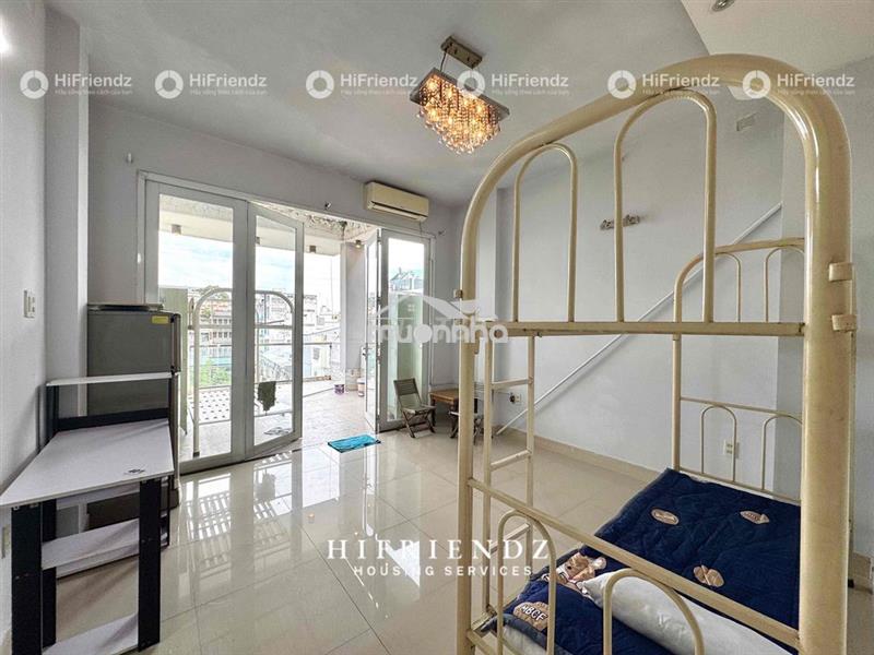 Phòng trọ sinh viên có ban công rộng thoáng, mặt tiền nguyễn trãi q5