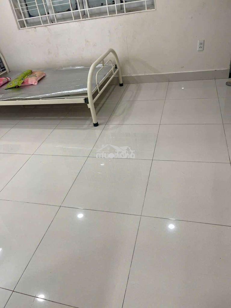 Căn hộ dịch vụ free điện nước 50m2 mt hoàng quốc việt kế phú mỹ hưng