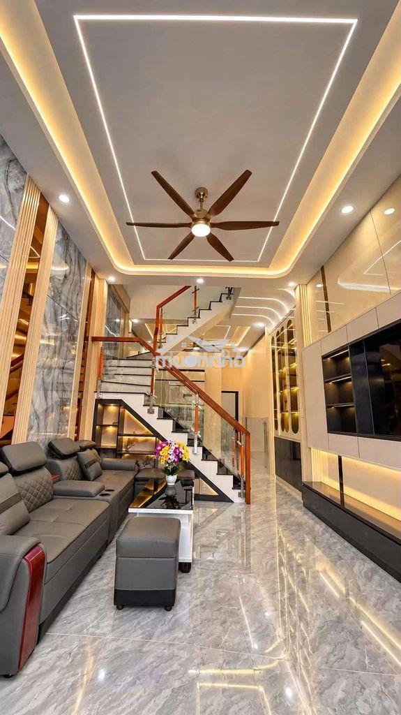 Nhà đẹp 2 tầng — gần minh phụng hậu giang vănthân 3.5m x 11m hướng tây
