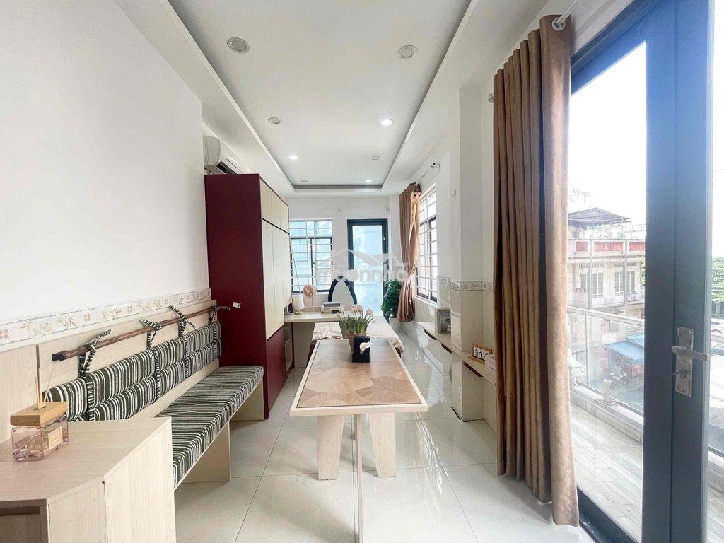 Nhà mới xây 100% tại quận 10 giá rẻ ban công thoáng mát - Ảnh 2