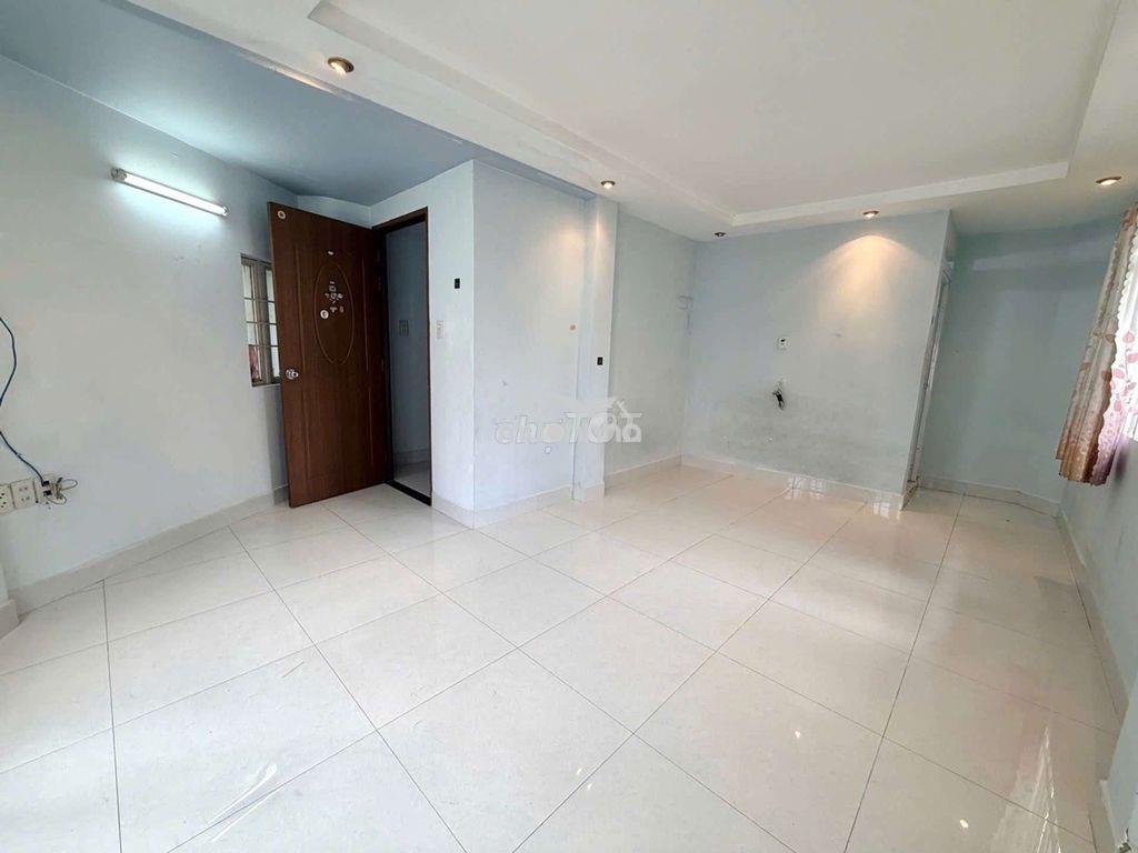 Nhà lô góc thoáng mát, 3 tầng 4m x 10m - gần hẻm xe tải nhỉnh 4,5 tỷ - Ảnh 3