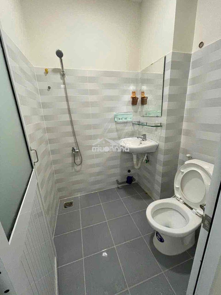 Studio bancon cửa sổ siêu rộng ngay trung tâm q4 - Ảnh 3