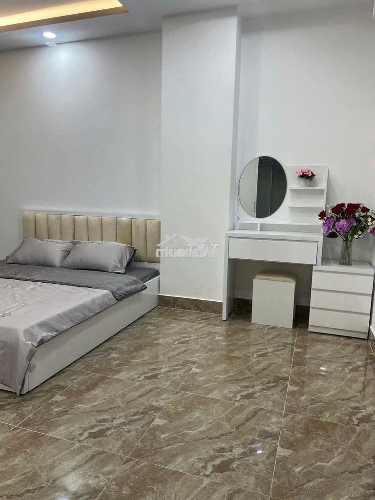 Cho thuê  nguyên căn lê quang định . p7. bình thạnh . hẻm xe hơi