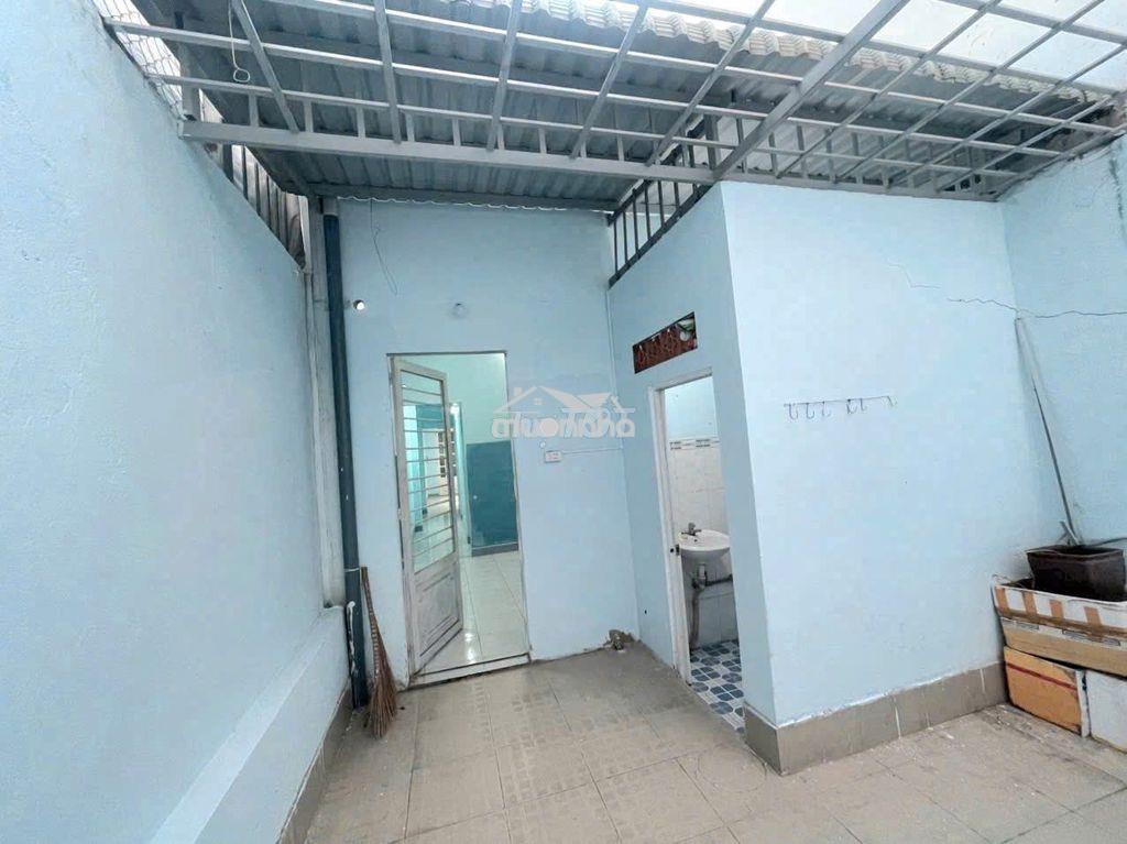 Cho thuê nhà nguyên căn hxh bùi văn ba. gía 13tr - Ảnh 4