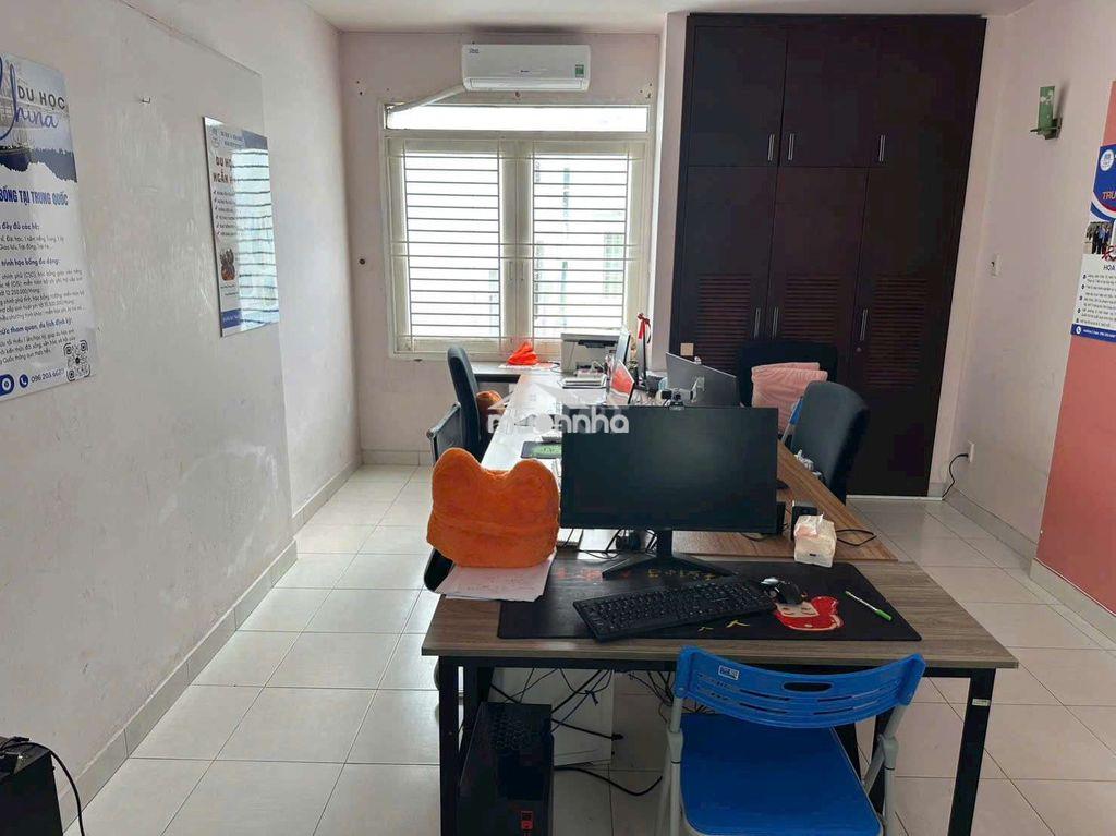 Nhà 2 lầu 4pn hẻm xe hơi đường lâm văn bền - Ảnh 3