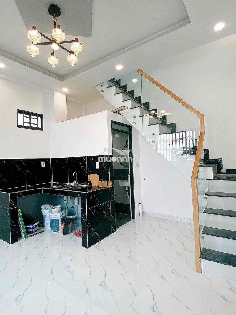 Cho thuê nguyên căn 1 trệt, 1 lầu, 2wc, ngay trung tâm quận 7, gần q4