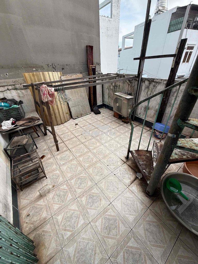 Bán nhà chính chủ q11 chưa qua đầu tư thích hợp sữa mới - Ảnh 2