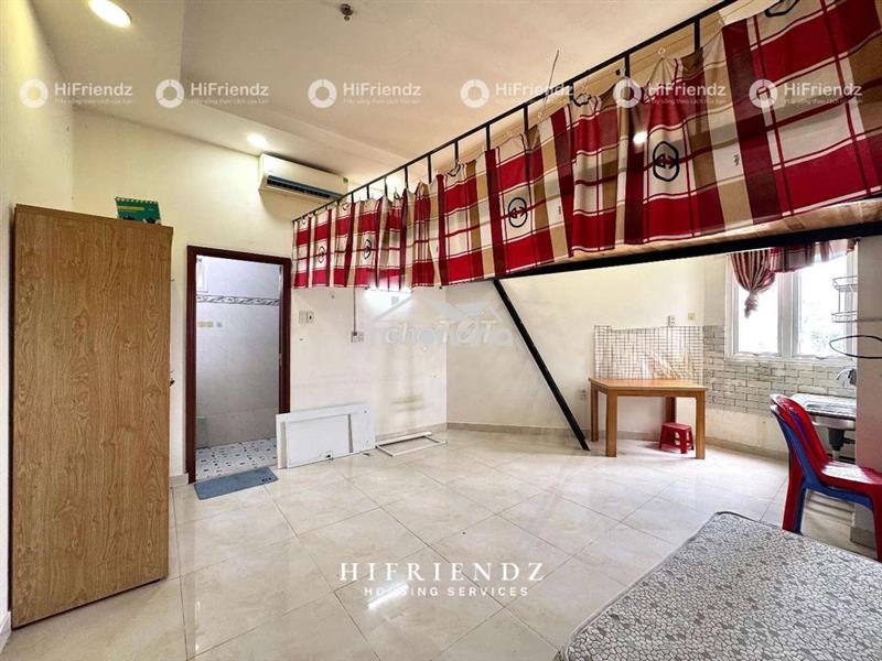 Phòng gác - đầy đủ nội thất ở 3 4 bạn thoãi mái rộng hơn 35m2