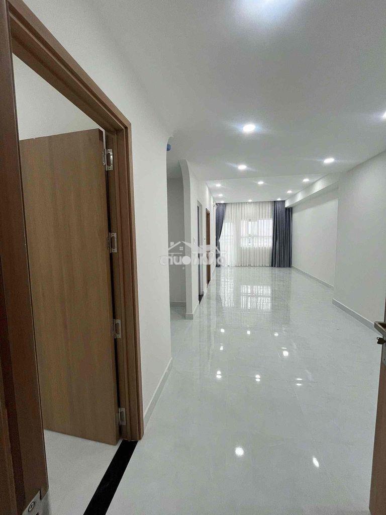 Cho thuê căn 84m2 2pn 2wc, 2 máy lạnh, nước nóng, rèm.