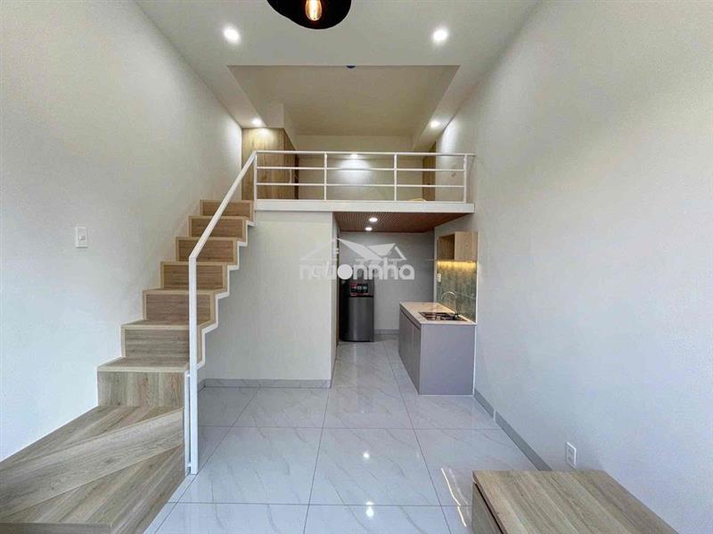 Duplex sáng sủa rộng rãi tại trung tâm q10 có cửa sổ thoáng. 📍sư vạn h