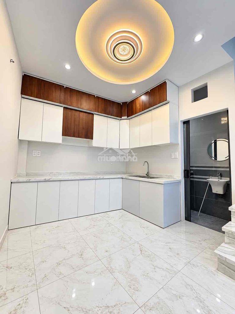 Bán nhà mới quận 7, dt 40m², 4pn, 3 tầng, hẻm thông, full nội thất - Ảnh 2