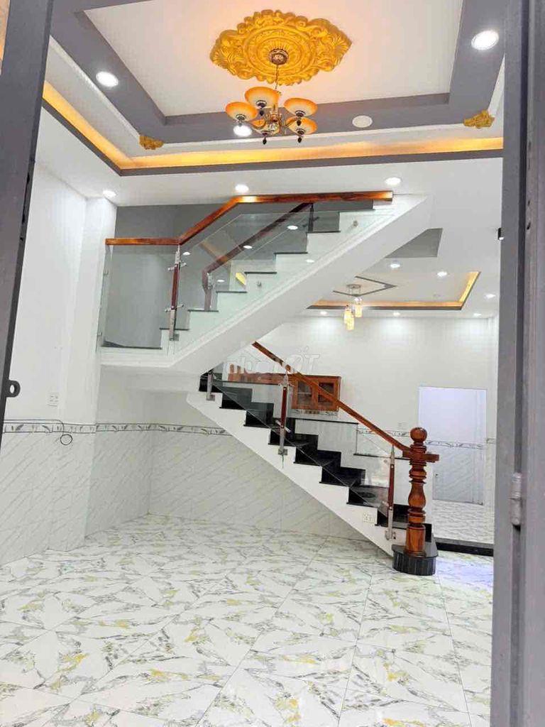Cho thuê nhà mới tinh lầu suốt gần chợ sạch sẽ ở ngay có nc sạch giá r