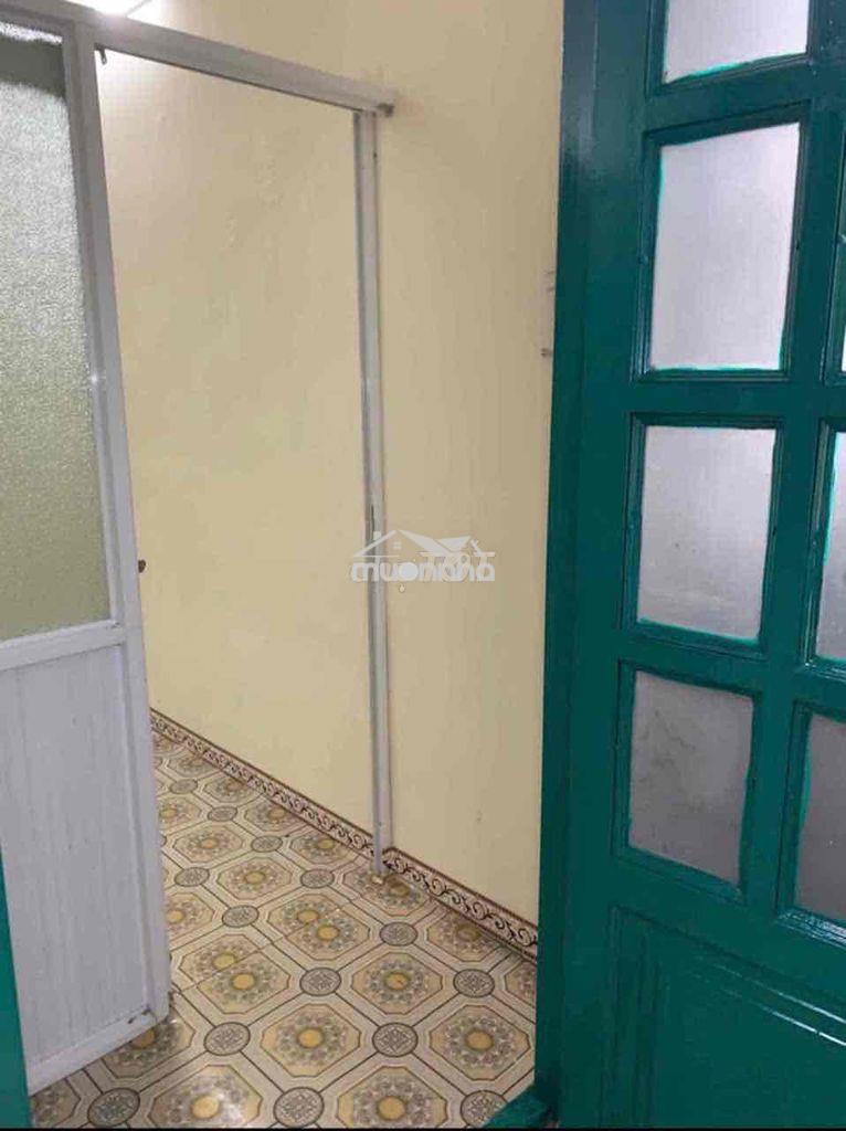 Nguyên căn cho thuê 2pn 1wc hẻm cmt8, quận 3 - Ảnh 3