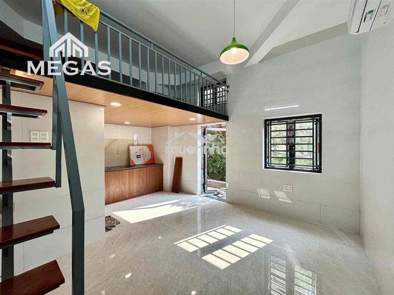 Duplex ngay cách mạng tháng 8 - bancol thoáng - full nội thất - rộng