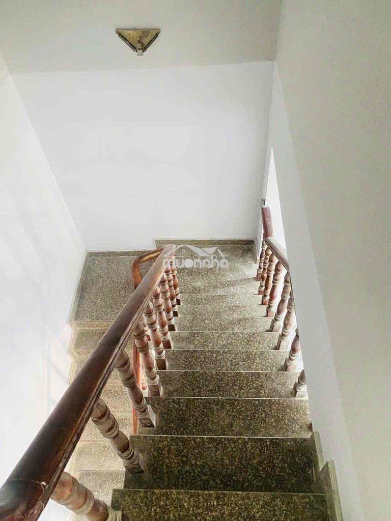 Cho thuê nhà tx 22 q12 giá 7tr gồm 4p ngủ sân xe hơi - Ảnh 3