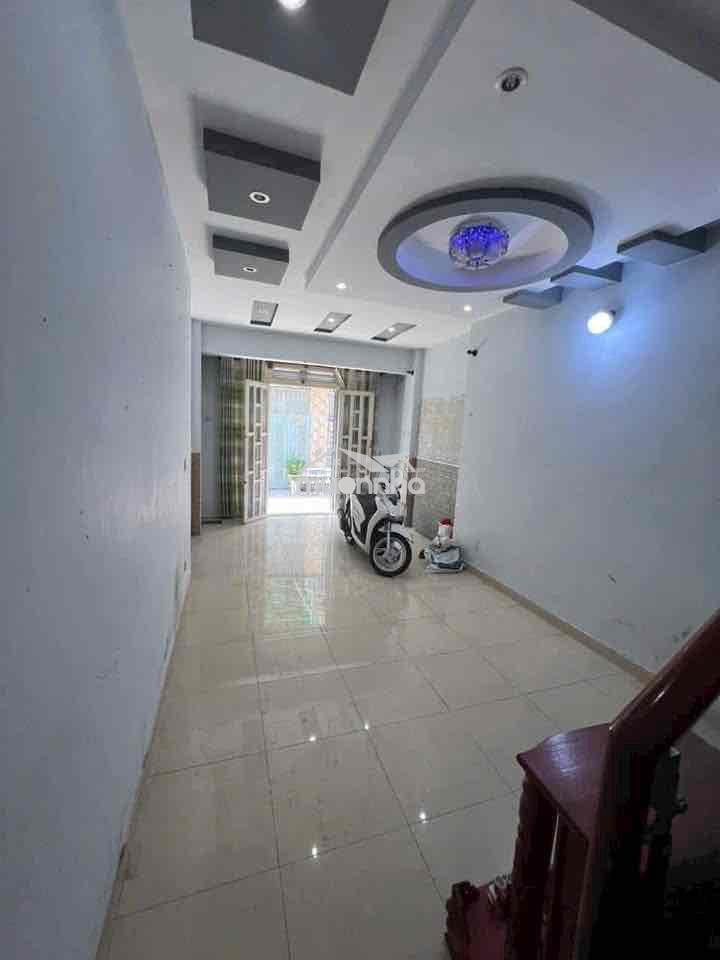Cho thuê nhà 3 tầng 4 phòng ngủ 3 vệ sinh hẻm nhựa 6m giá 8,5 triệu - Ảnh 2