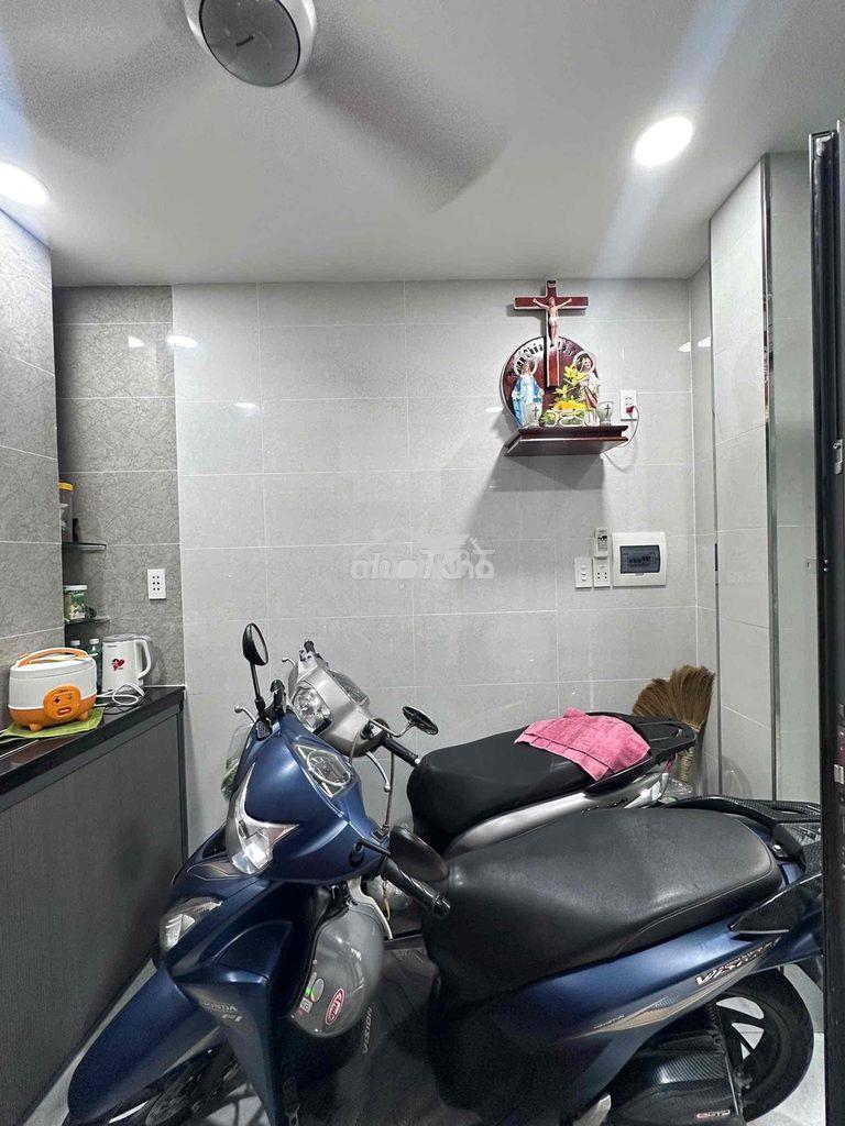 Bán nhà gần chợ bà chiểu - Ảnh 2