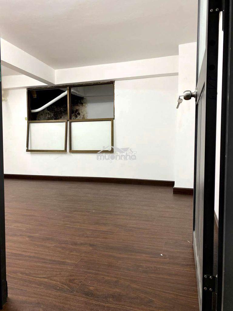 Q10 nhà thuê nguyên căn hẻm xe hơi - 3 phòng -17 triệu tl  - Ảnh 3