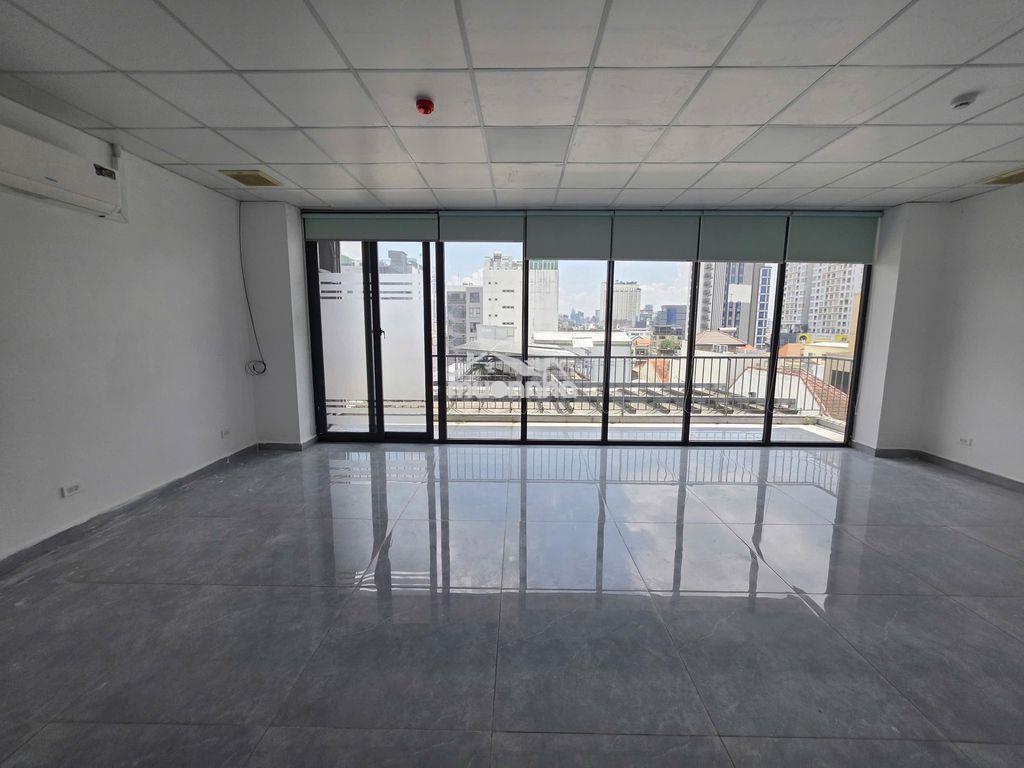 Cho thuê văn phòng giá tốt ở phú nhuận - 40m2 có ban công - Ảnh 3