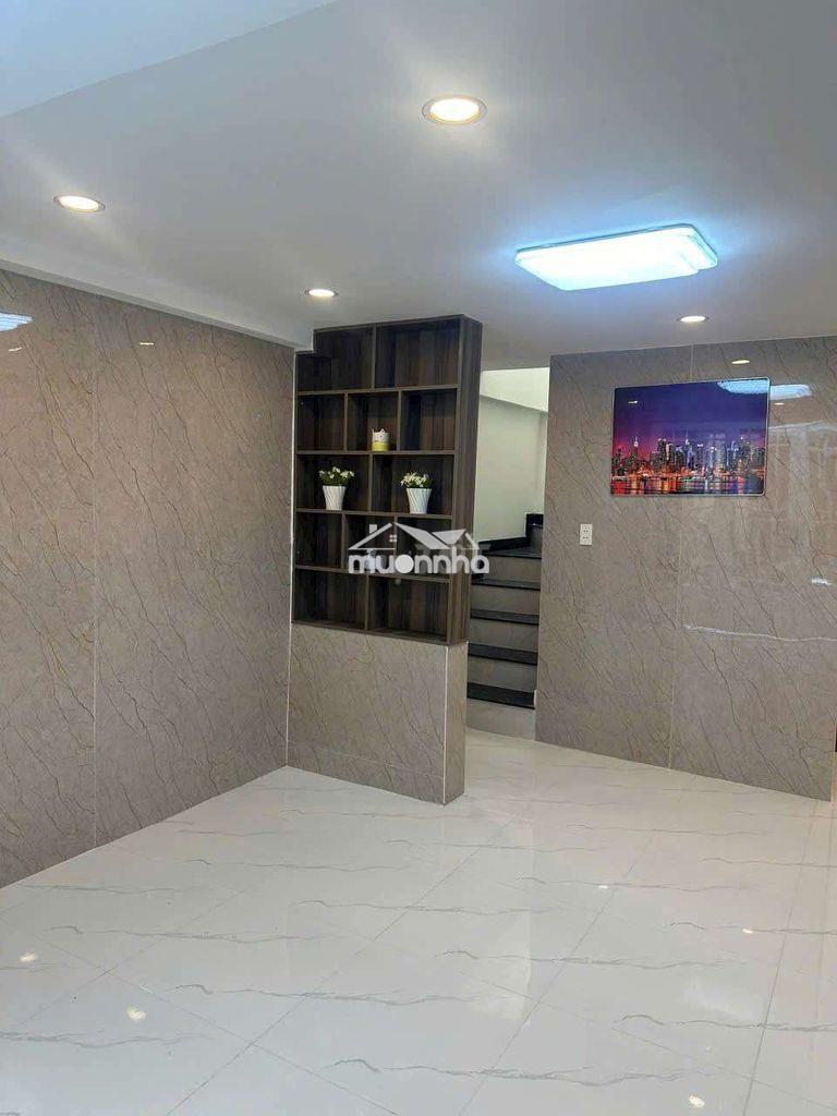 Cho thuê nhà đường quốc lộ 50 dt.4m×17m } 1 lầu. 3 phòng ngũ 2 toilet - Ảnh 3