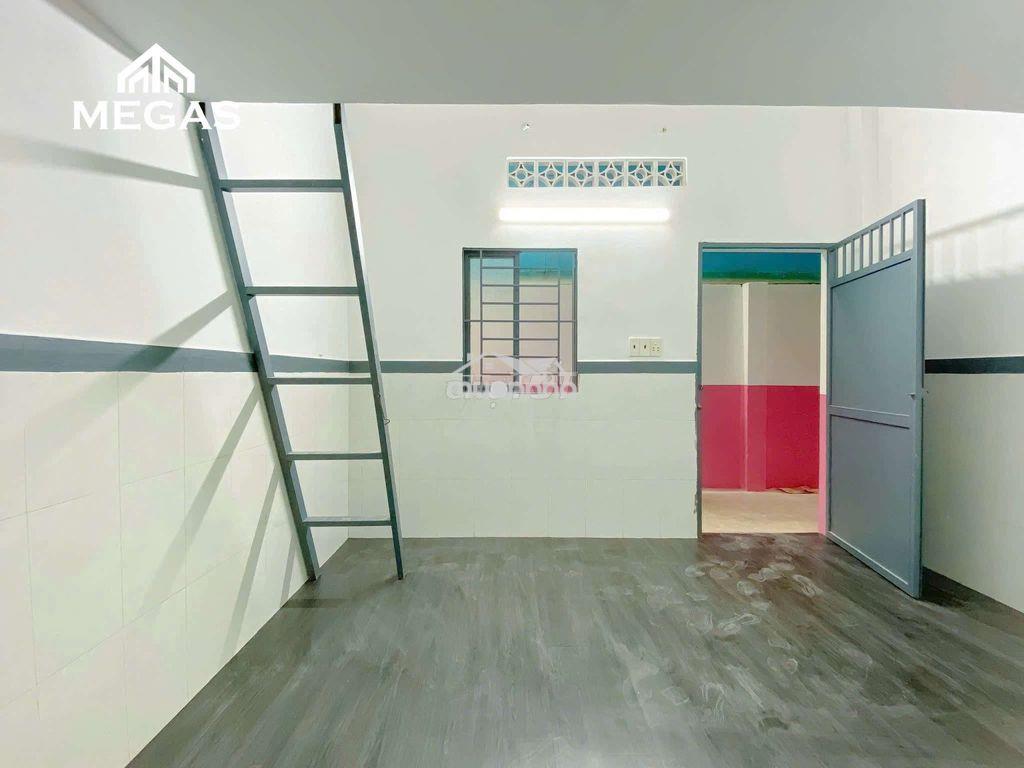 Phòng gác rộng có máy lạnh siu rẻ ngay trung tâm thảo điền q2 ko ngập - Ảnh 3